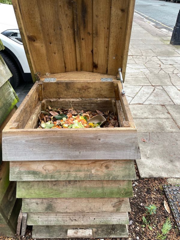 Compost bin